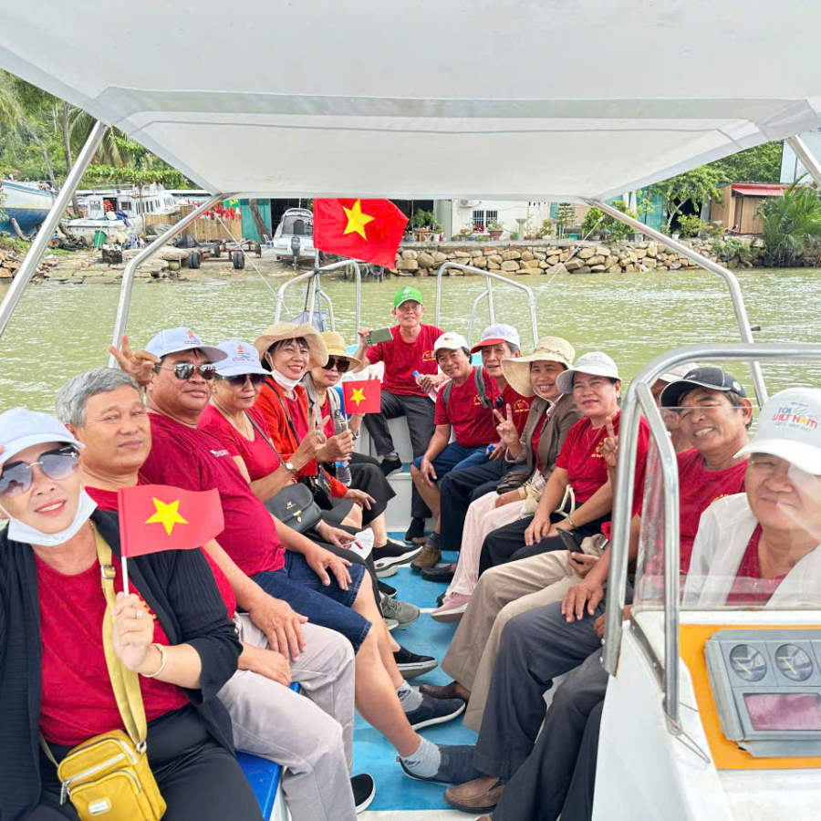 Tìm Lại Sự Bình Yên Giữa Dòng Sông Cái: Tại Sao Thái Bình Eco Là Điểm Đến Lý Tưởng Để Chữa Lành?